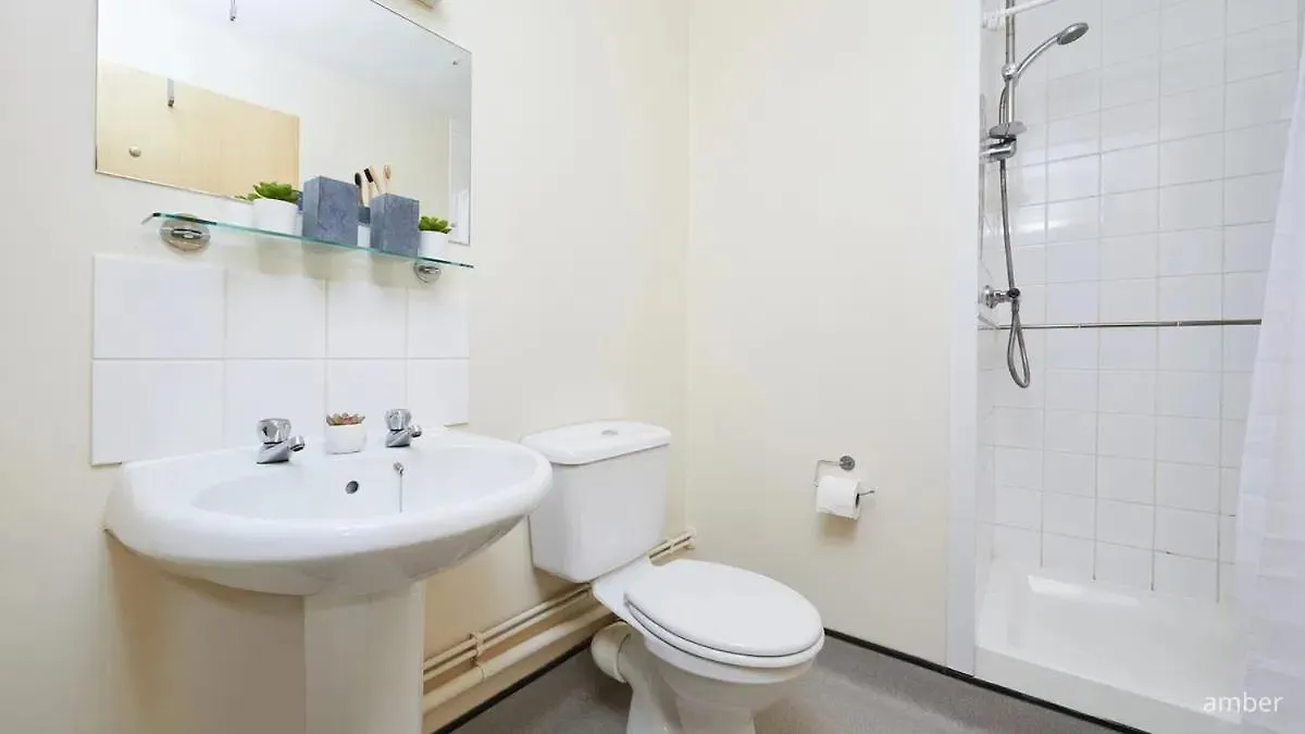 Student Only, Studio At King Edward Exeter Apartment